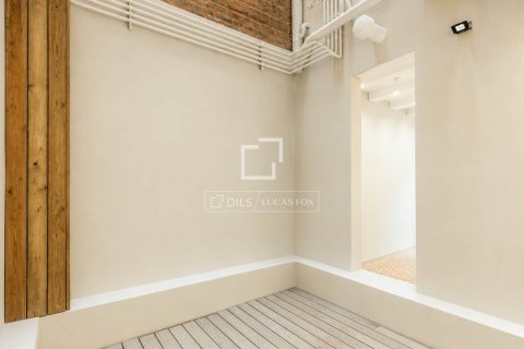 Huoneisto myytävänä Barcelona, Espanja, 3 makuuhuonetta, 132 m2 No. 192774 - kuva 18