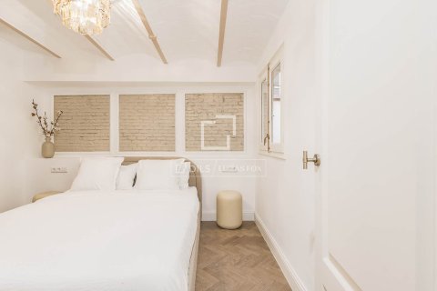 Huoneisto myytävänä Barcelona, Espanja, 3 makuuhuonetta, 119 m2 No. 192776 - kuva 28