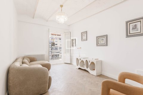 Huoneisto myytävänä Barcelona, Espanja, 3 makuuhuonetta, 119 m2 No. 192776 - kuva 4
