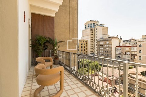 Huoneisto Barcelona, Espanja 3 makuuhuonetta, 119 m2 No. 192776