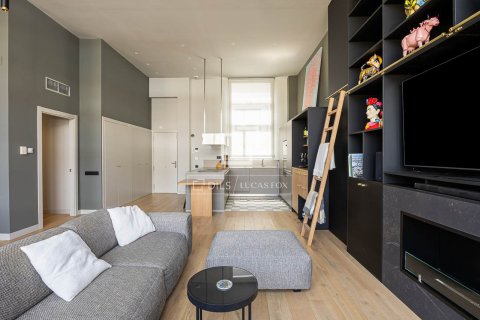 Kattohuoneisto myytävänä Barcelona, Espanja, 2 makuuhuonetta, 130 m2 No. 192773 - kuva 16