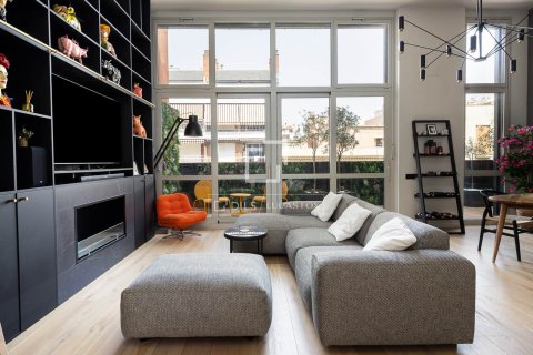 Kattohuoneisto Barcelona, Espanja 2 makuuhuonetta, 130 m2 No. 192773