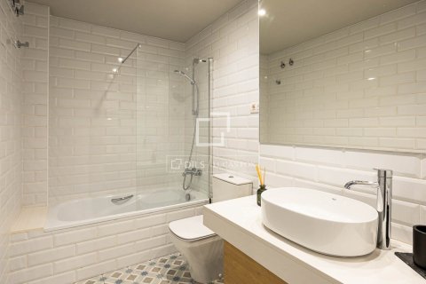 Kattohuoneisto myytävänä Barcelona, Espanja, 2 makuuhuonetta, 130 m2 No. 192773 - kuva 21