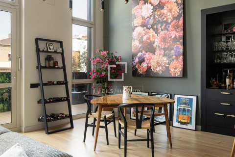 Kattohuoneisto myytävänä Barcelona, Espanja, 2 makuuhuonetta, 130 m2 No. 192773 - kuva 2