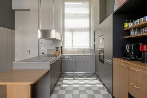 Kattohuoneisto myytävänä Barcelona, Espanja, 2 makuuhuonetta, 130 m2 No. 192773 - kuva 11