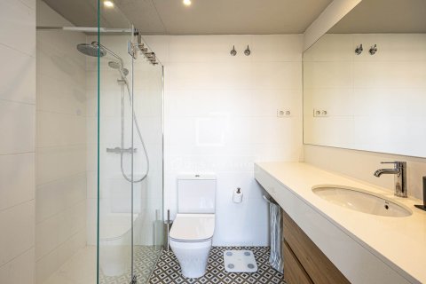 Kattohuoneisto myytävänä Barcelona, Espanja, 2 makuuhuonetta, 130 m2 No. 192773 - kuva 26