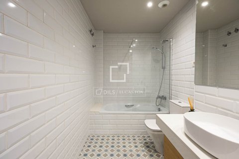 Kattohuoneisto myytävänä Barcelona, Espanja, 2 makuuhuonetta, 130 m2 No. 192773 - kuva 20