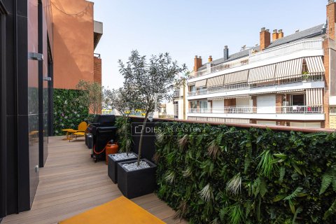 Kattohuoneisto myytävänä Barcelona, Espanja, 2 makuuhuonetta, 130 m2 No. 192773 - kuva 14