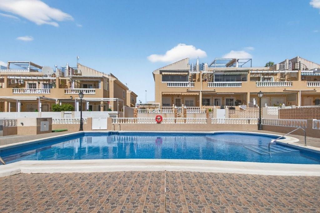House in Torrevieja, Alicante, Spain 2 bedrooms, 79 sq.m. No. 168010