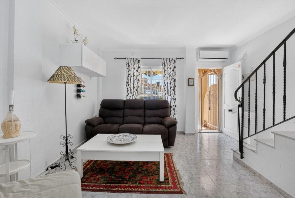 House in Torrevieja, Alicante, Spain 2 bedrooms, 79 sq.m. No. 168010