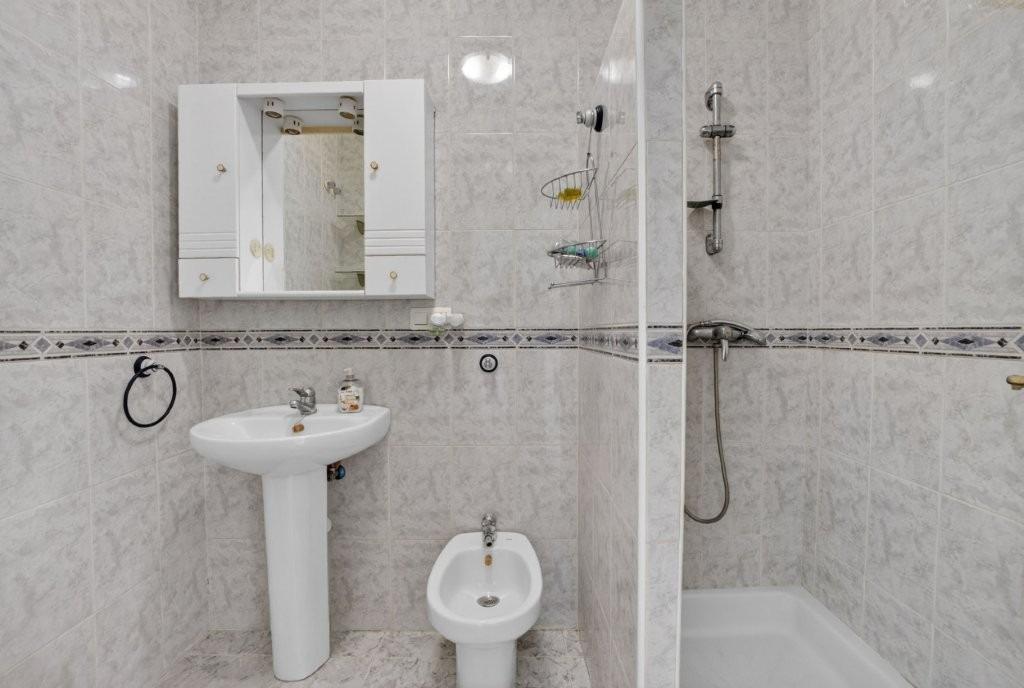 House in Torrevieja, Alicante, Spain 2 bedrooms, 79 sq.m. No. 168010