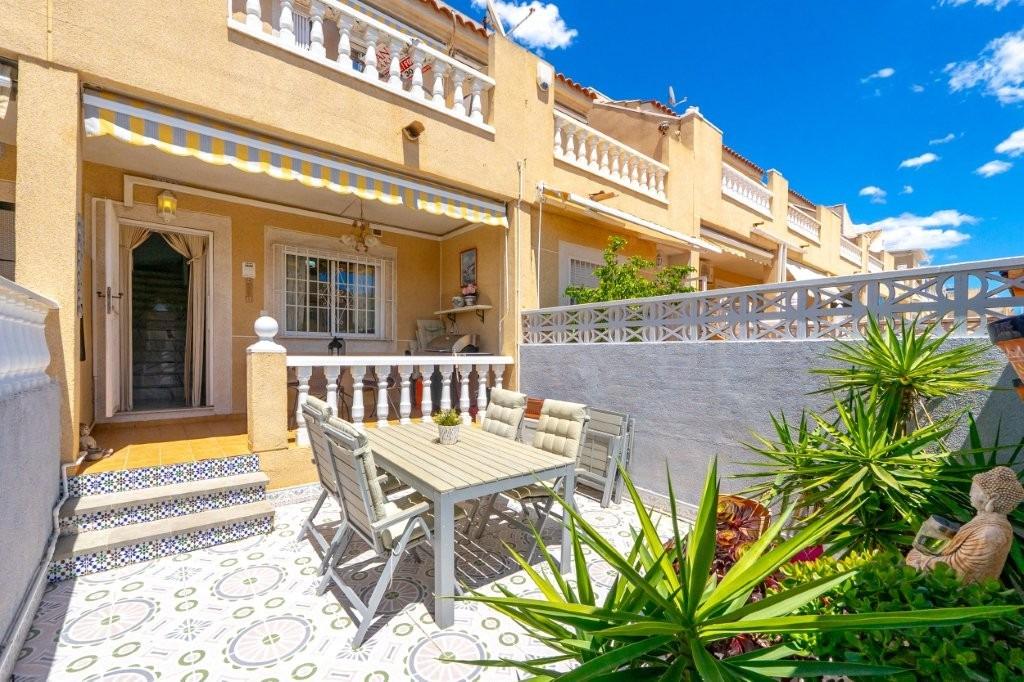House in Torrevieja, Alicante, Spain 2 bedrooms, 79 sq.m. No. 168010