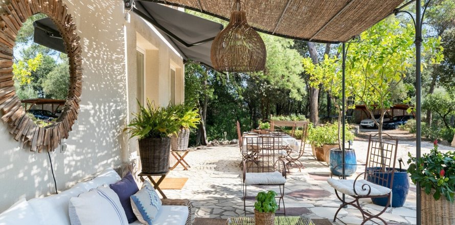 Дом в Барселона, Испания 6 спален, №140776