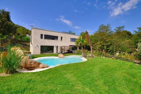 Māja pārdošanā Vallromanes, Barcelona, Spānijā 3 istabas, Nr. 140778 - attēls 3