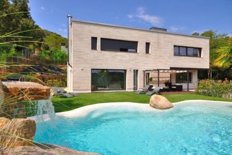 Māja pārdošanā Vallromanes, Barcelona, Spānijā 3 istabas, Nr. 140778 - attēls 1