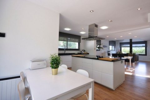 Māja pārdošanā Vallromanes, Barcelona, Spānijā 3 istabas, Nr. 140778 - attēls 14