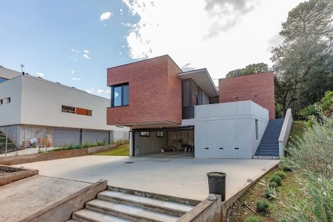 Продажа дома в Сан-Кугат-дель-Вальес, Барселона, Испания 5 спален,  №140772 - фото 2