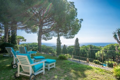 Hus till salu i Sant Andreu de Llavaneres, Barcelona, Spanien 6 sovrum, 533 kvm. Nr. 140774 - foto 2