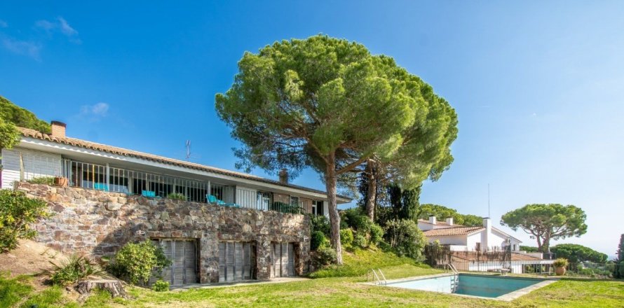 Hus i Sant Andreu de Llavaneres, Barcelona, Spanien 6 sovrum, 533 kvm. Nr. 140774