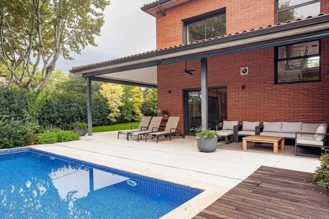 Сasa en venta en Sant Cugat del Vallès, Barcelona, España 5 dormitorios, No. 140773 - foto 27