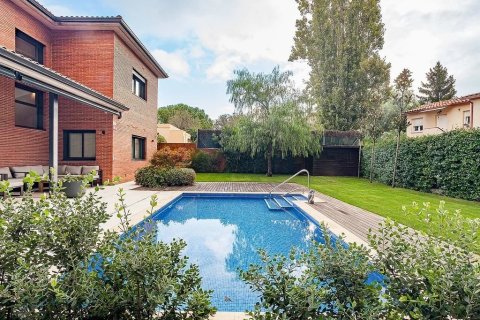 Сasa en venta en Sant Cugat del Vallès, Barcelona, España 5 dormitorios, No. 140773 - foto 11