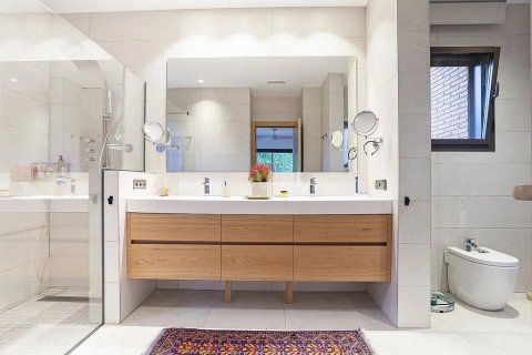 Сasa en venta en Sant Cugat del Vallès, Barcelona, España 5 dormitorios, No. 140773 - foto 19