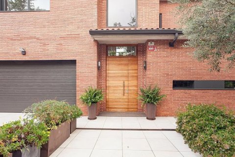 Сasa en venta en Sant Cugat del Vallès, Barcelona, España 5 dormitorios, No. 140773 - foto 12