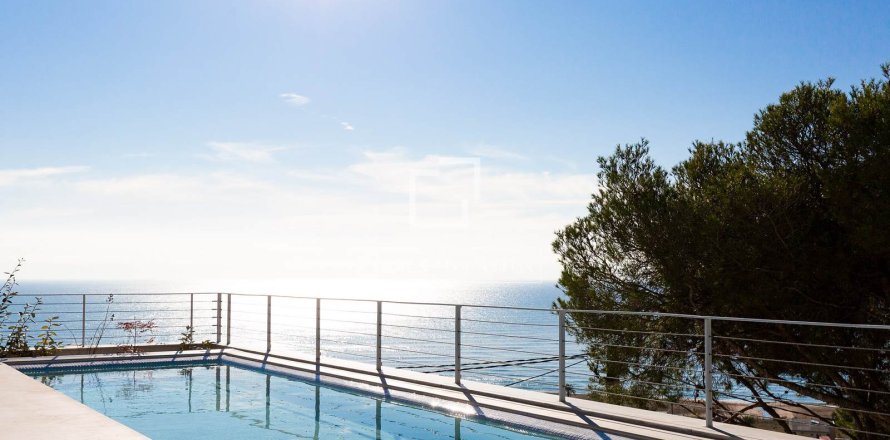 Villa a Castelldefels, Barcelona, Spagna 5 camere da letto, 330 mq. N° 150393