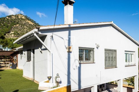 Villa for sale in Cabrils, Barcelona, Spain 6 bedrooms, 343 sq.m. No. 150394 - photo 5