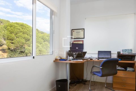 Villa for sale in Cabrils, Barcelona, Spain 6 bedrooms, 343 sq.m. No. 150394 - photo 15