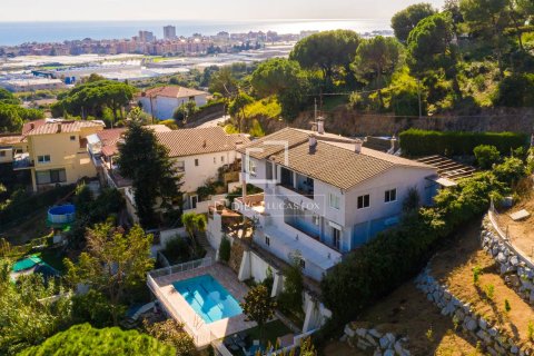 Villa in Cabrils, Barcelona, Spain 6 bedrooms, 343 sq.m. No. 150394