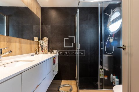 Villa for sale in Cabrils, Barcelona, Spain 6 bedrooms, 343 sq.m. No. 150394 - photo 19