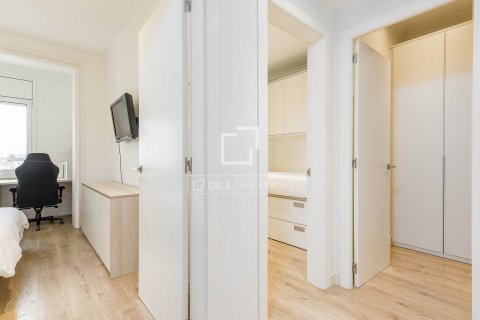 Dzīvoklis pārdošanā Barcelona, Spānijā 4 istabas, 155 m2 Nr. 150392 - attēls 23