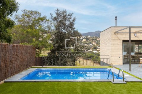 Villa for sale in Alella, Barcelona, Spain 4 bedrooms, 332 sq.m. No. 150391 - photo 3