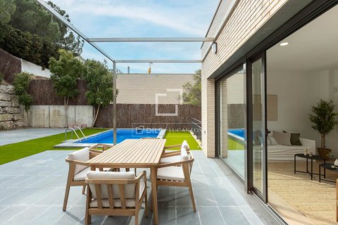 Villa for sale in Alella, Barcelona, Spain 4 bedrooms, 332 sq.m. No. 150391 - photo 5