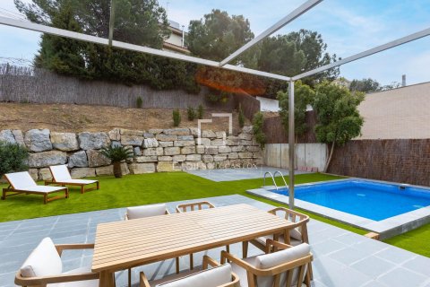 Villa for sale in Alella, Barcelona, Spain 4 bedrooms, 332 sq.m. No. 150391 - photo 4