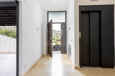 Villa for sale in Alella, Barcelona, Spain 4 bedrooms, 332 sq.m. No. 150391 - photo 25