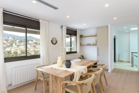 Villa for sale in Alella, Barcelona, Spain 4 bedrooms, 332 sq.m. No. 150391 - photo 8