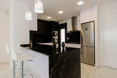 Villa for sale in Alicante, Spain 4 bedrooms, 157 sq.m. No. 143829 - photo 5