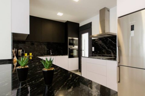 Villa for sale in Alicante, Spain 4 bedrooms, 157 sq.m. No. 143829 - photo 6