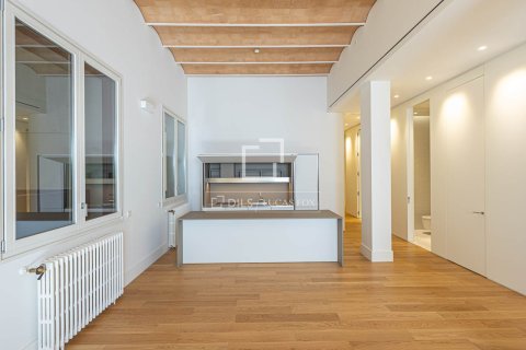 Apartment for sale in Barcelona, Spain 3 bedrooms, 232 sq.m. No. 150926 - photo 6