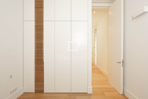 Apartment for sale in Barcelona, Spain 3 bedrooms, 232 sq.m. No. 150926 - photo 19