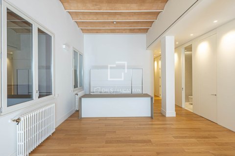 Apartment for sale in Barcelona, Spain 3 bedrooms, 232 sq.m. No. 150926 - photo 7