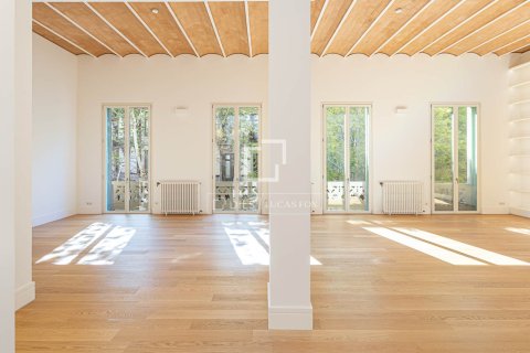 Apartment for sale in Barcelona, Spain 3 bedrooms, 232 sq.m. No. 150926 - photo 5