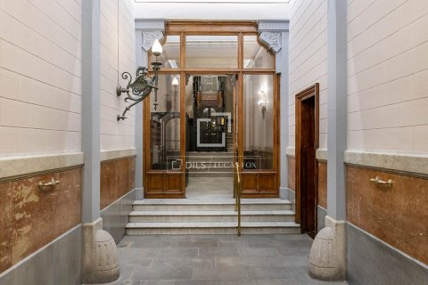 Apartament w Barcelona, Hiszpania 3 sypialnie, 164 mkw. nr 150923 – zdjęcie 30