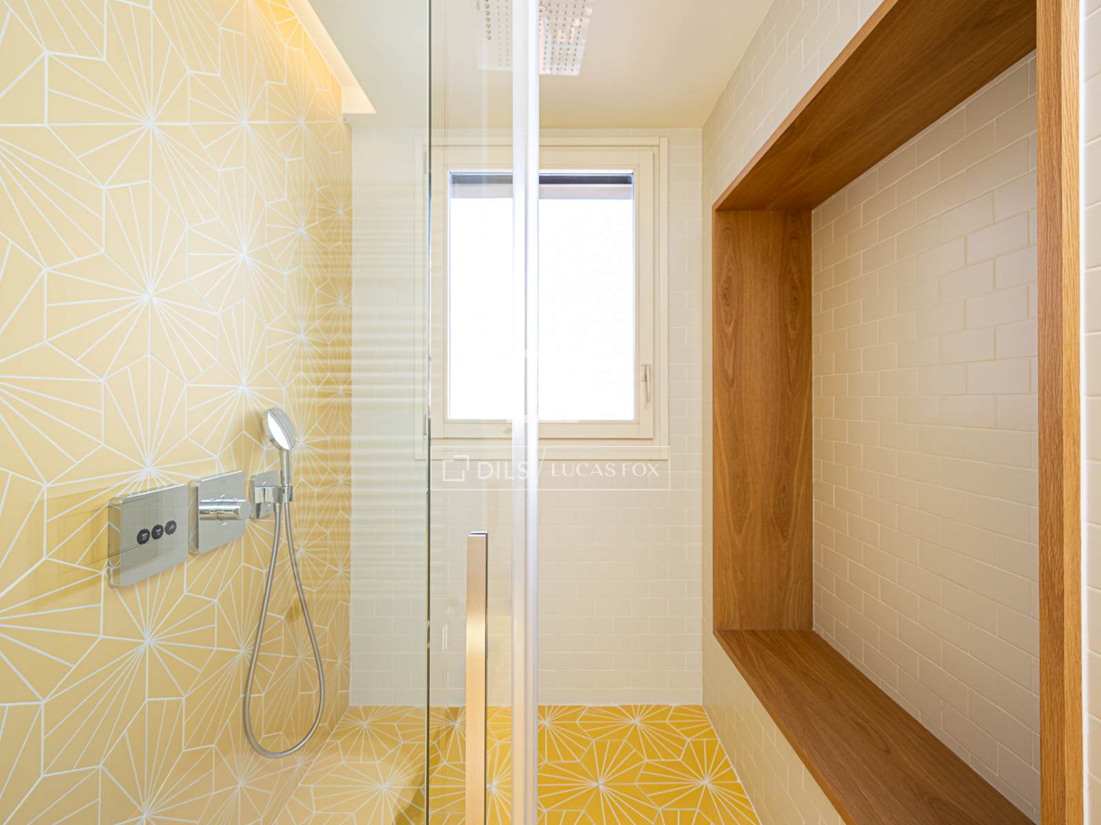 Wohnung in Barcelona, Spanien 3 Schlafzimmer, 174 m2 Nr. 150927