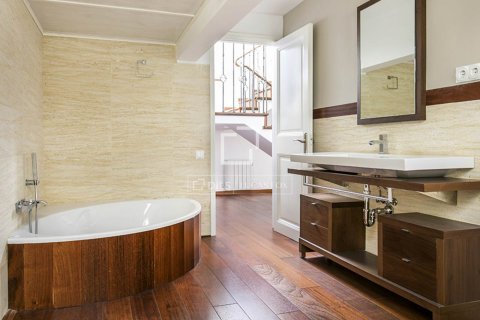 Villa zum Verkauf in Bellaterra, Barcelona, Spanien 5 Schlafzimmer, 322 m2 Nr. 150928 - Foto 23