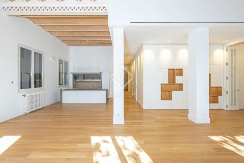 Apartament w Barcelona, Hiszpania 2 sypialnie, 151 mkw. nr 150924 – zdjęcie 30