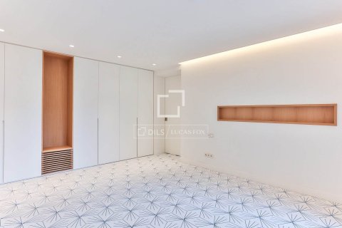 Apartament w Barcelona, Hiszpania 2 sypialnie, 151 mkw. nr 150924 – zdjęcie 9