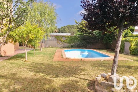 Talo myytävänä Vinaros, Castellon, Espanja, 5 makuuhuonetta, 239 m2 No. 153482 - kuva 12